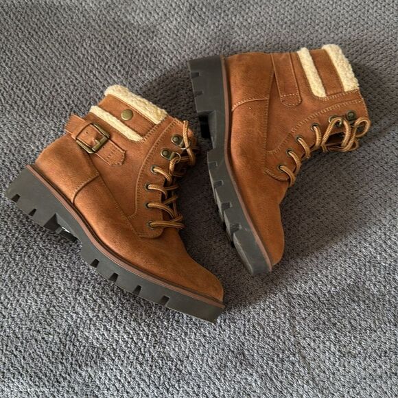 Cliffs Brown Faux Fur Linedโ Lace-Up Ankle Boots Size 6 Buckle Lug Sole Cozy - Picture 3 of 11